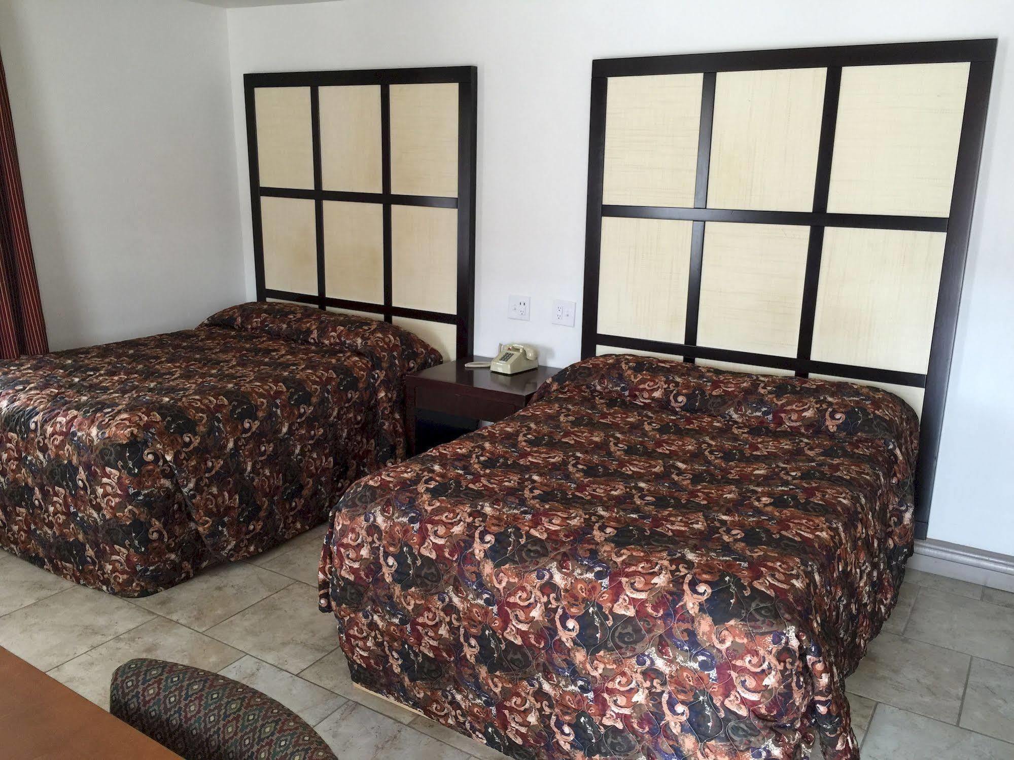 Roswell Inn Ngoại thất bức ảnh